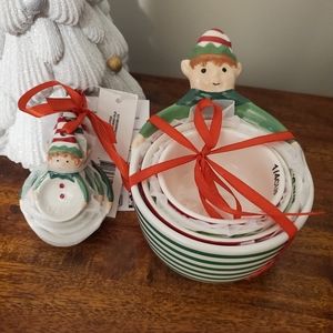 Christmas elf measuring cups and spoons